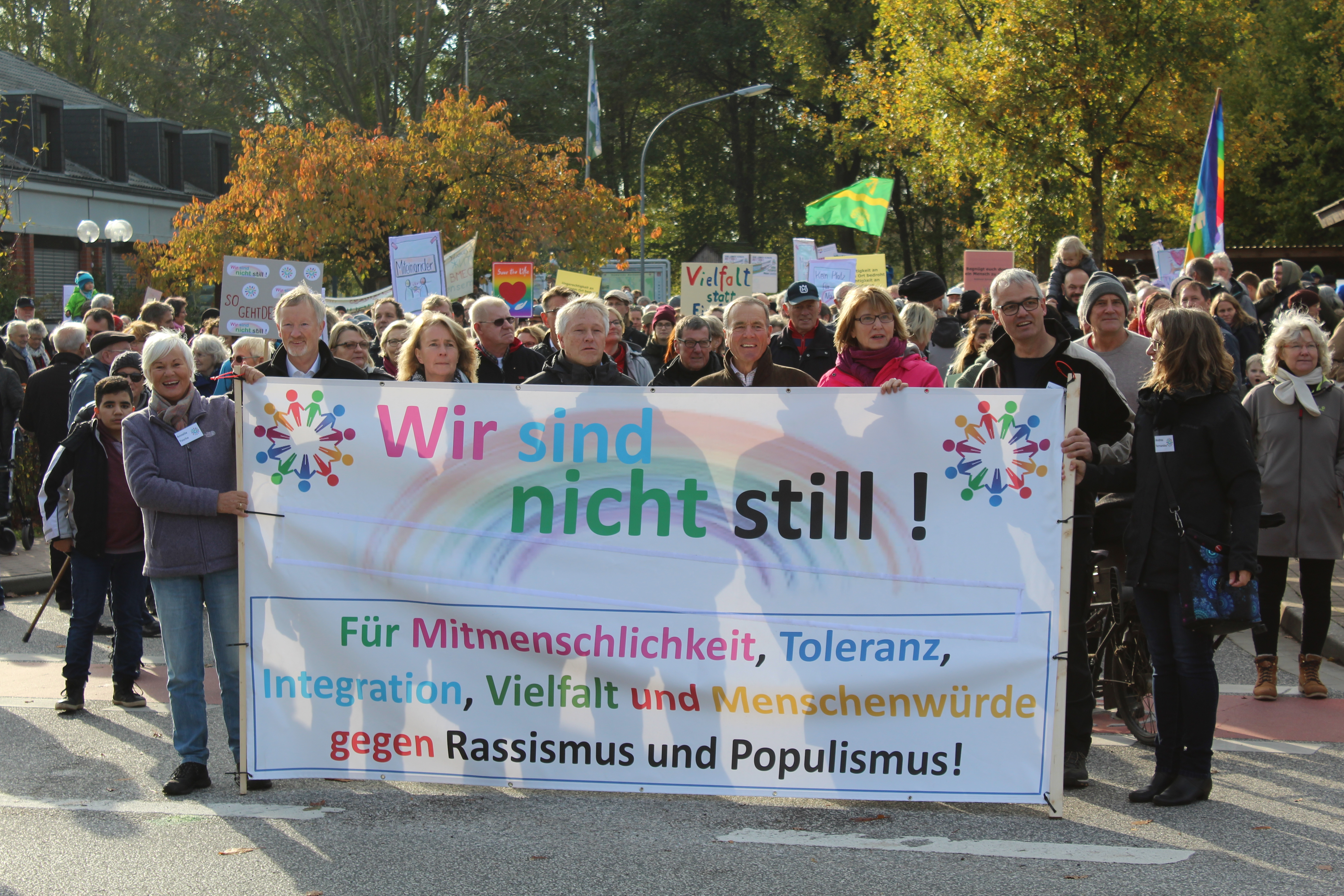 Kundgebung In Berkenthin Für Menschenwürde, Toleranz Und Vielfalt Am Reformationstag Erfolgreich – Tolle Beteiligung