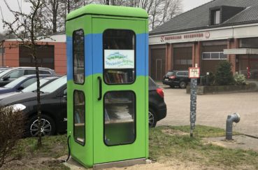 Lütt Bökerstuv“, Lesespaß Aus Der Telefonzelle