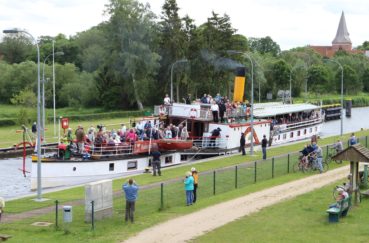 Historischer Raddampfer „Kaiser Wilhelm“ Passiert Berkenthiner Schleuse