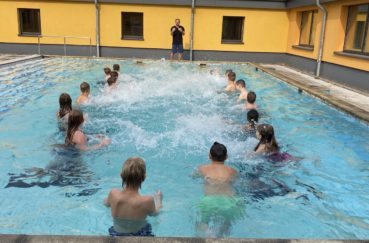 Stecknitz Schule Kann Bei Hitze Auf Lehrschwimmbecken Zurückgreifen