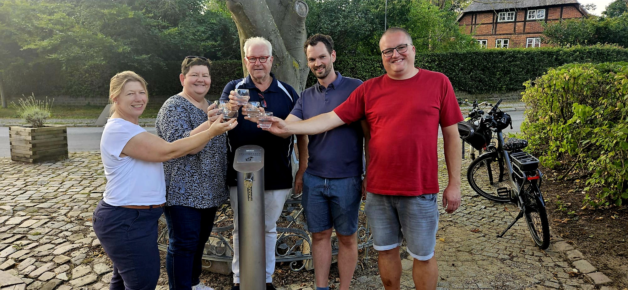 Krummesse Eröffnet Einen Trinkbrunnen