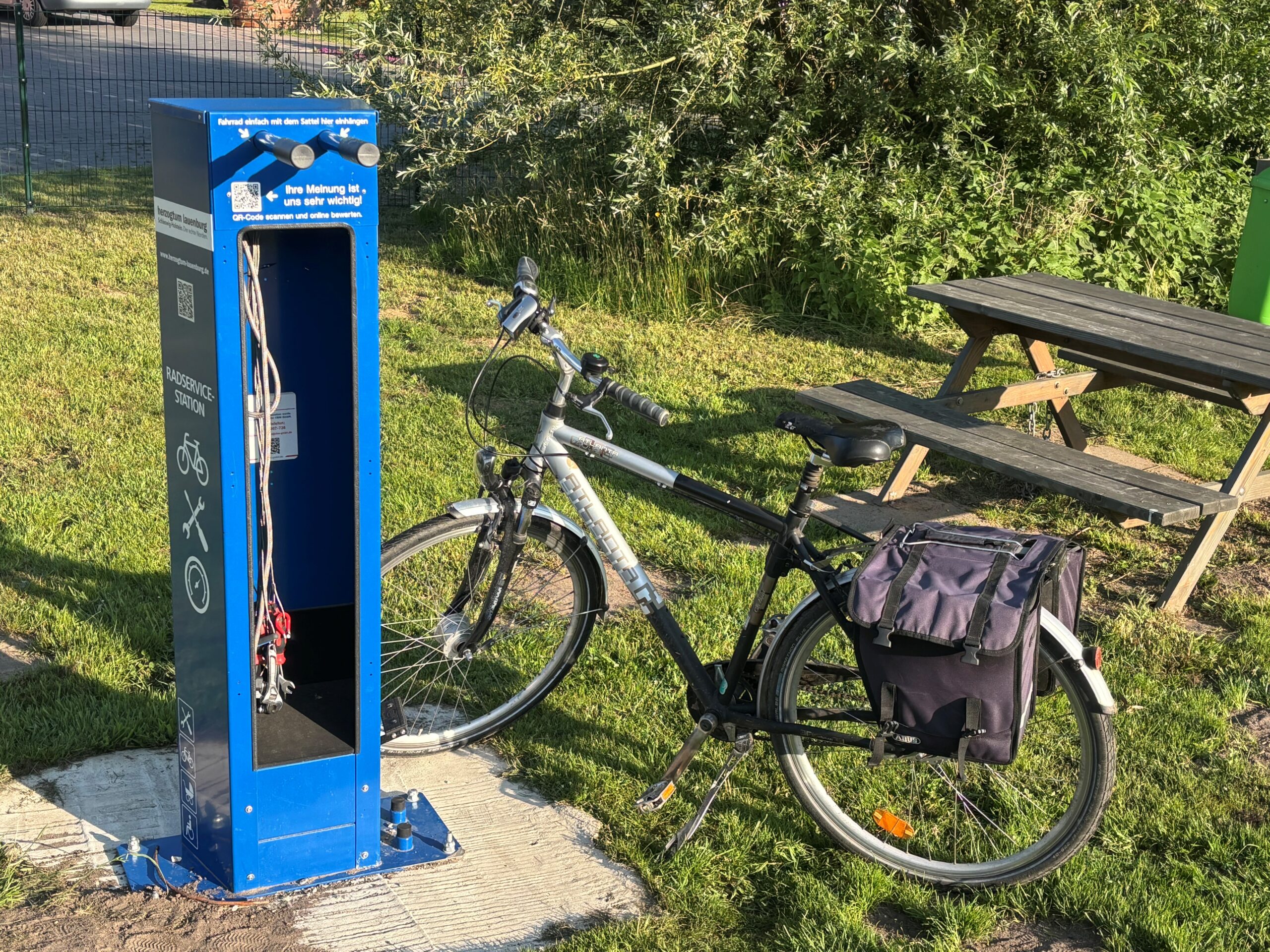Neue Fahrrad Reparaturstation In Berkenthin Am Kanal